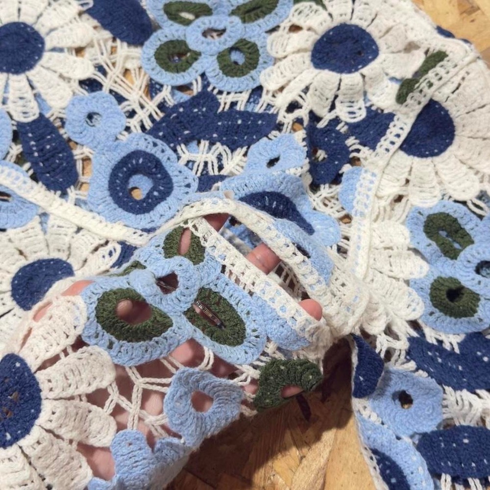 Retro Flare Sleeve Sheer Crochet Top Patchwork 3D Daisies Blue White Medium - Picture 8 of 8